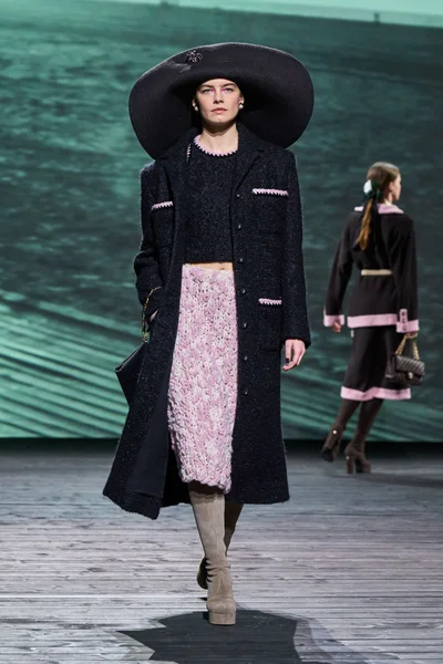 Look 8